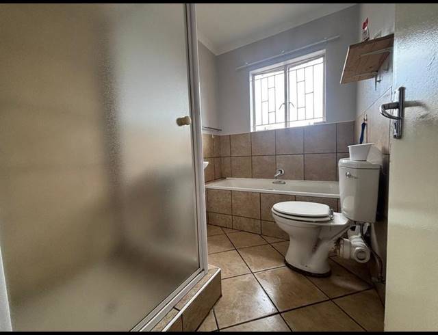 2 BEDROOM APARTMENT FOR SALE IN FLORIDA GLEN